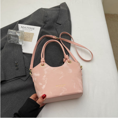 Korean-style Chic Commuter Tote Bag For Women Casual Versatile And Stylish Crossbody Design
