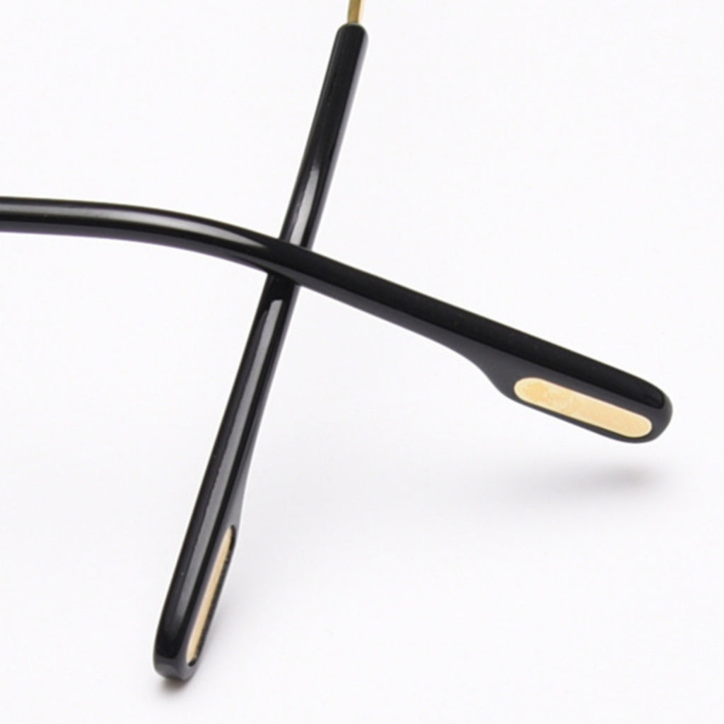 b66a77af-42f7-4516-aa9e-77871740baeb-Max