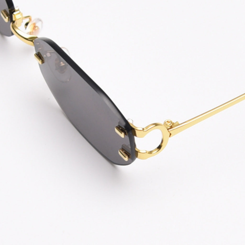 ebf657c9-6c02-4579-8582-132f7cfed3e1-Max